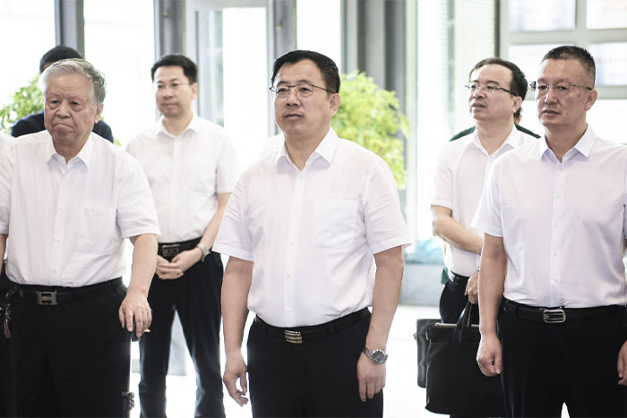 大事记 | 自治区党委常委、银川市委书记赵旭辉调研EBET易博机器人装备智能化研发生产情况